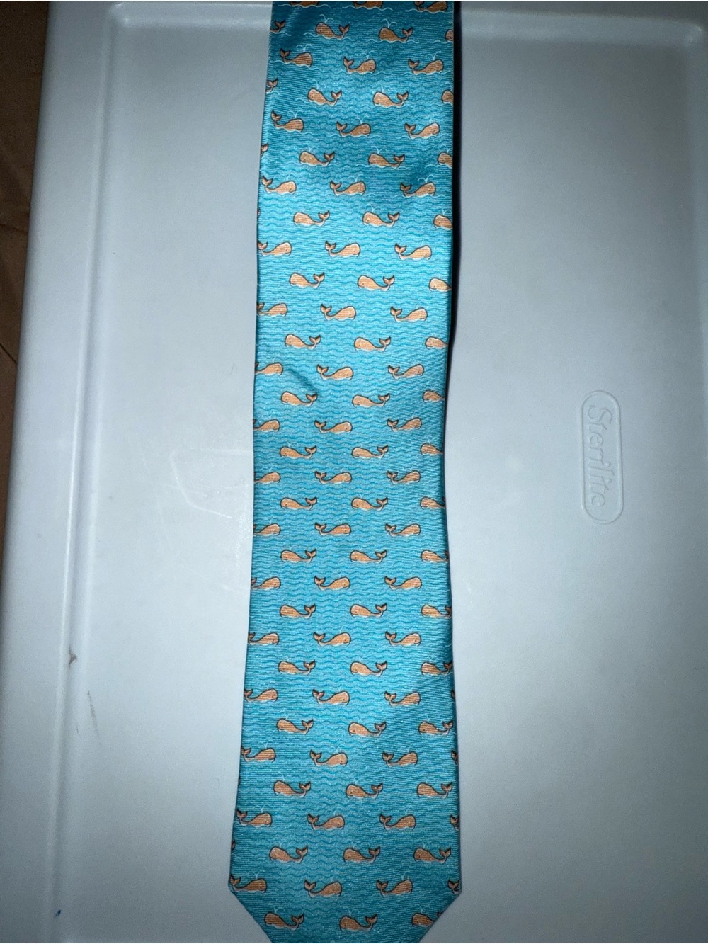 Tommy Hilfiger whale tie